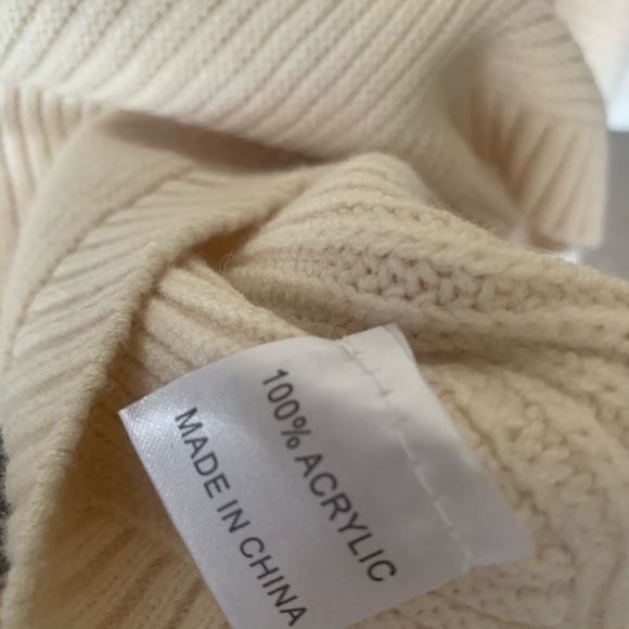 Shop the Mint - Oversized Knit Sweater - Picture 3 of 4